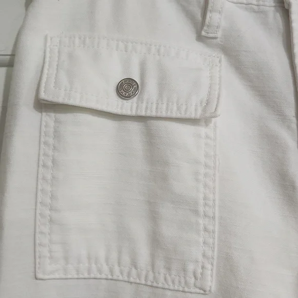 FRAME the 70s patch pocket crop in white Size 24 - Picture 5 of 9